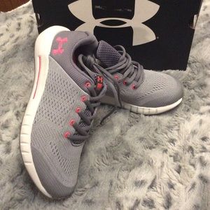 NWB Girls Under Armour sneakers/tennis shoes!!